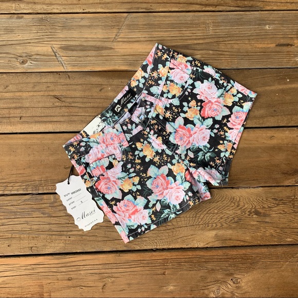 Masoi Pants - GORGEOUS ♡ Denim Floral Shorts